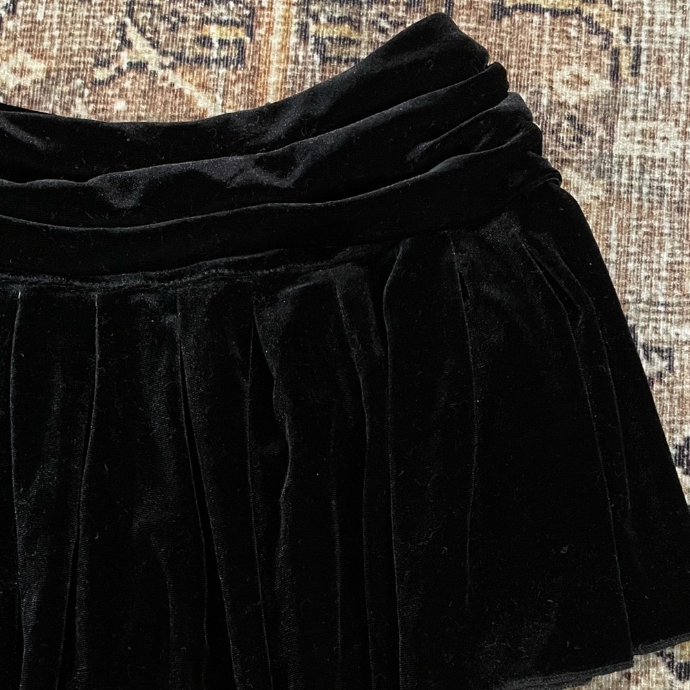 Velvet black skirt